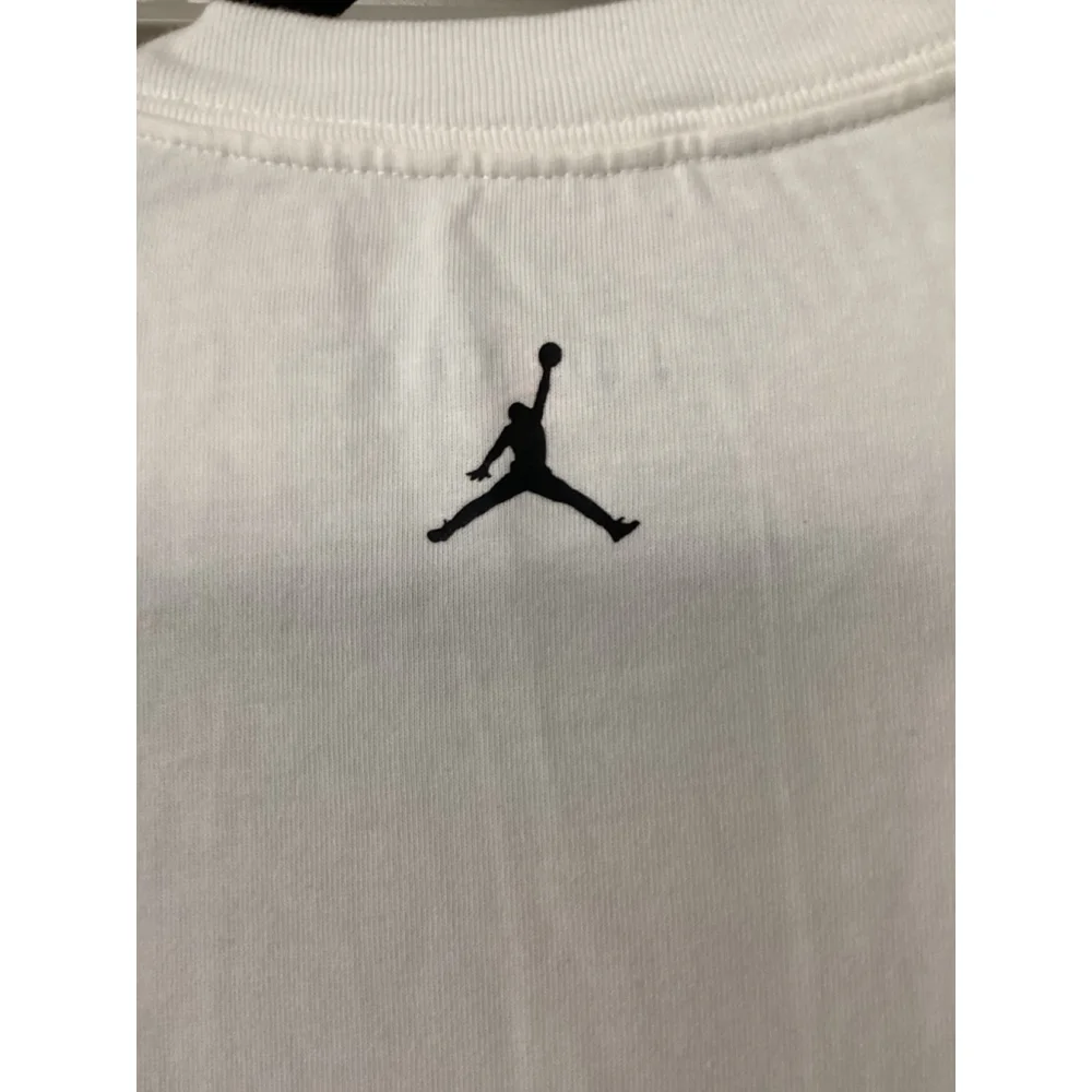 Jordan Flight Essentials Men’s Graphic T-Shirt Size: Large Color: Sail